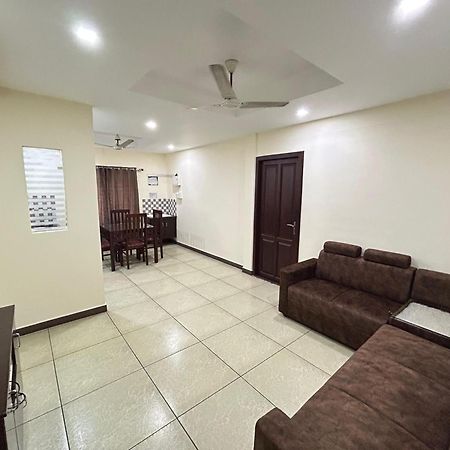 K V Suites Kochi Ngoại thất bức ảnh