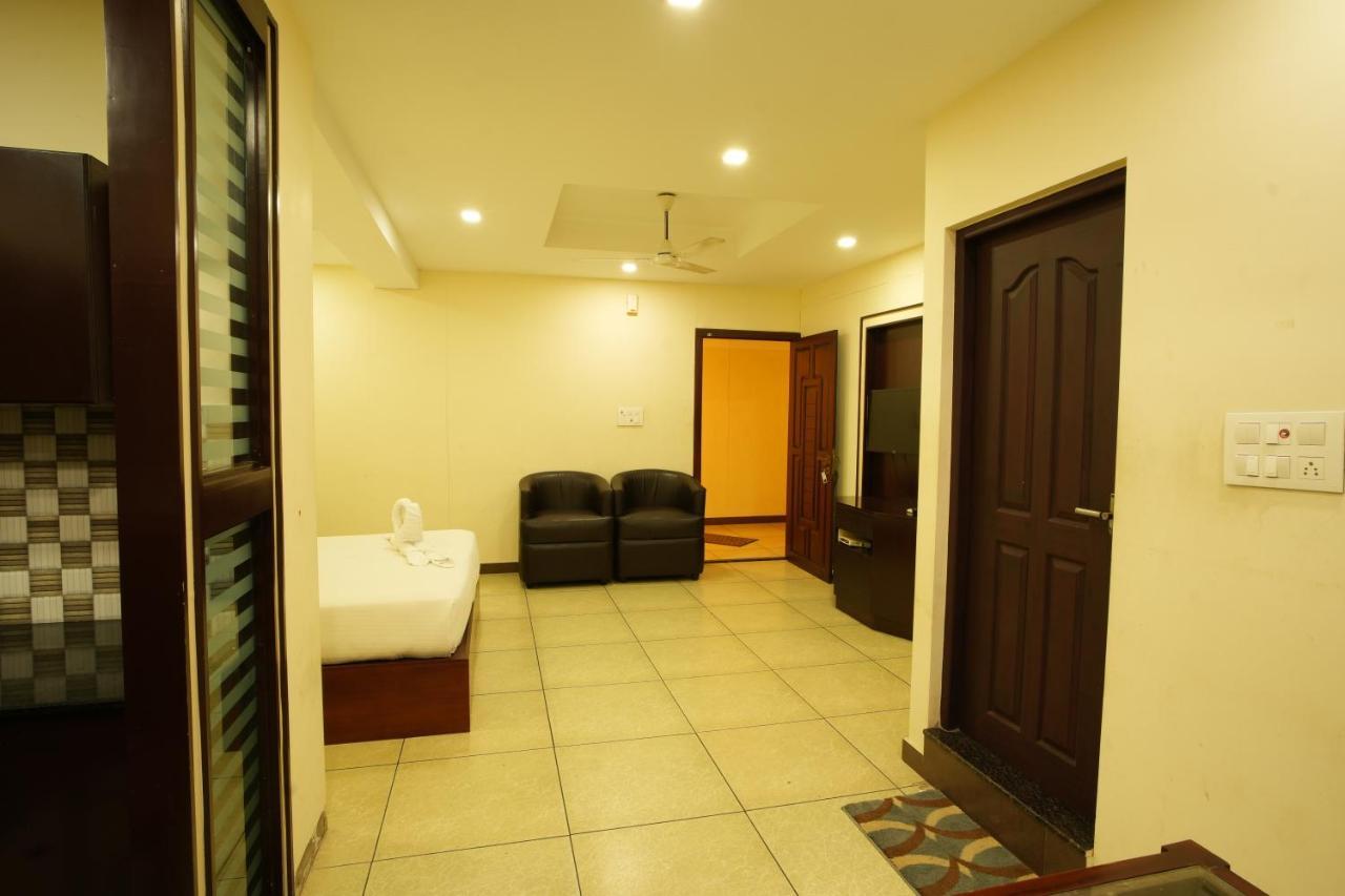 K V Suites Kochi Ngoại thất bức ảnh