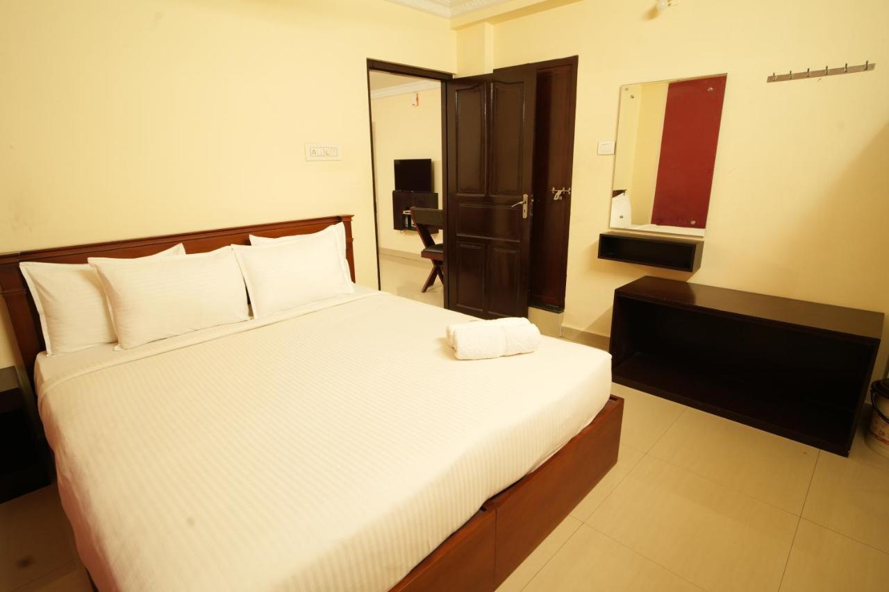K V Suites Kochi Ngoại thất bức ảnh