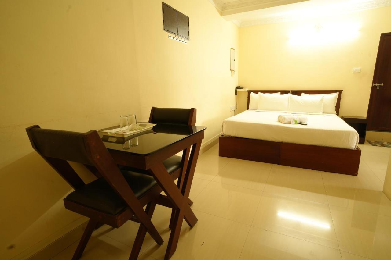 K V Suites Kochi Ngoại thất bức ảnh