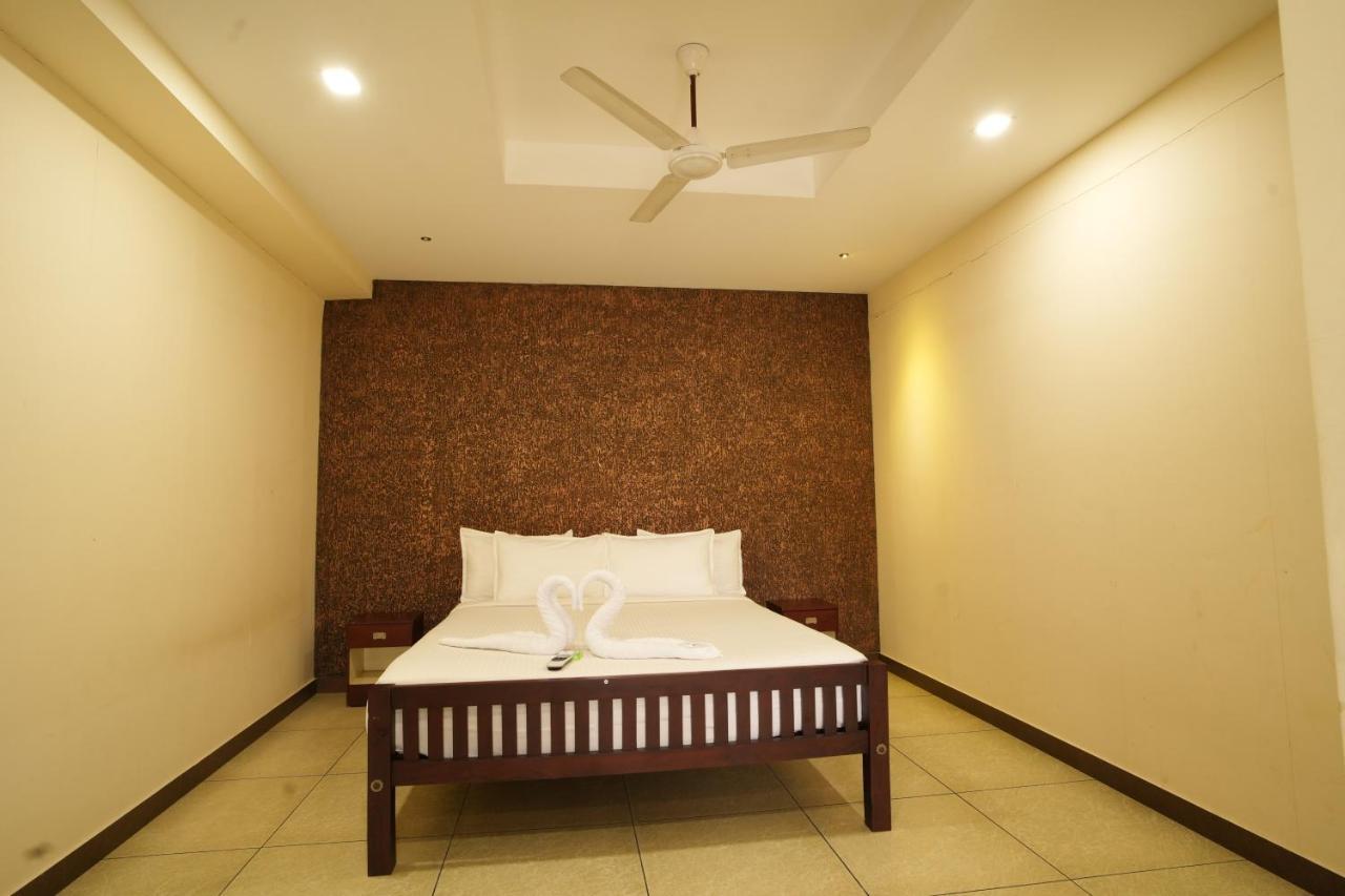 K V Suites Kochi Ngoại thất bức ảnh