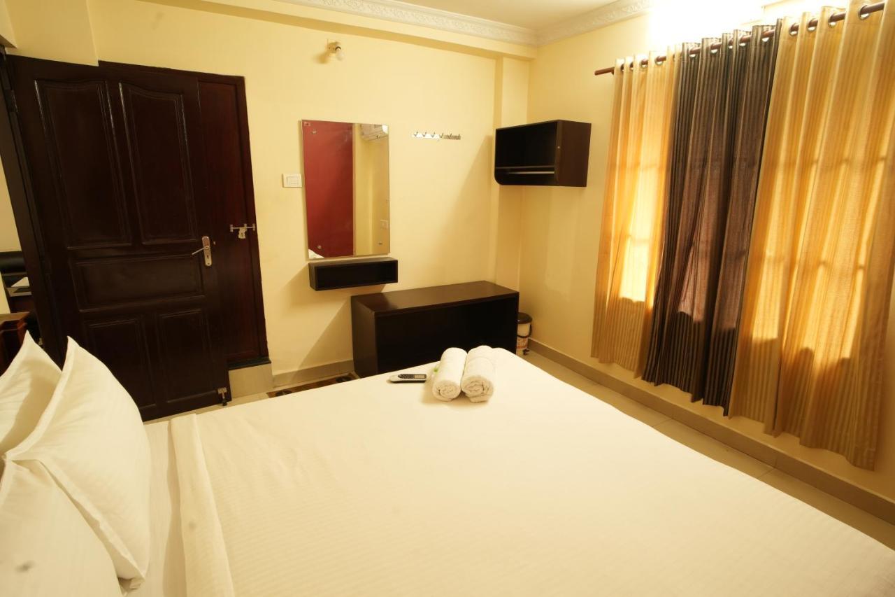 K V Suites Kochi Ngoại thất bức ảnh
