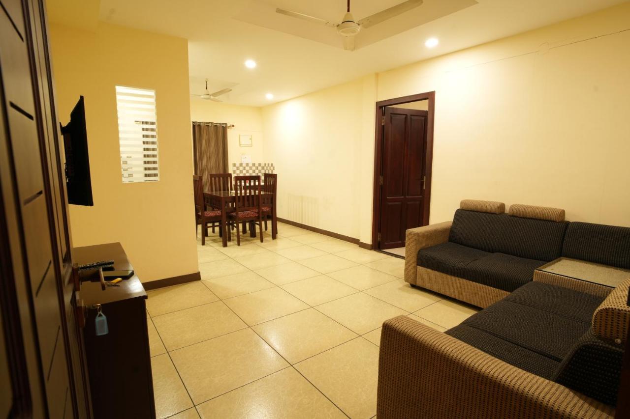 K V Suites Kochi Ngoại thất bức ảnh