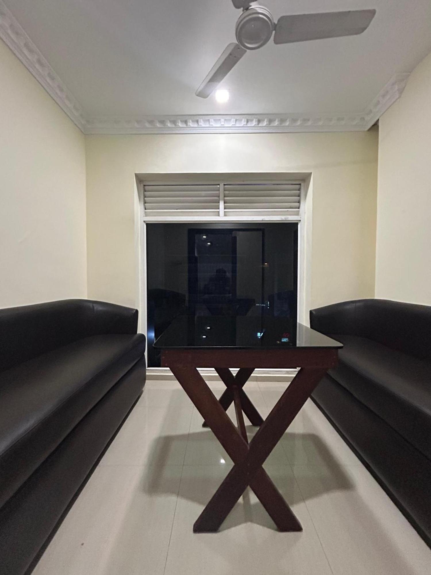 K V Suites Kochi Ngoại thất bức ảnh