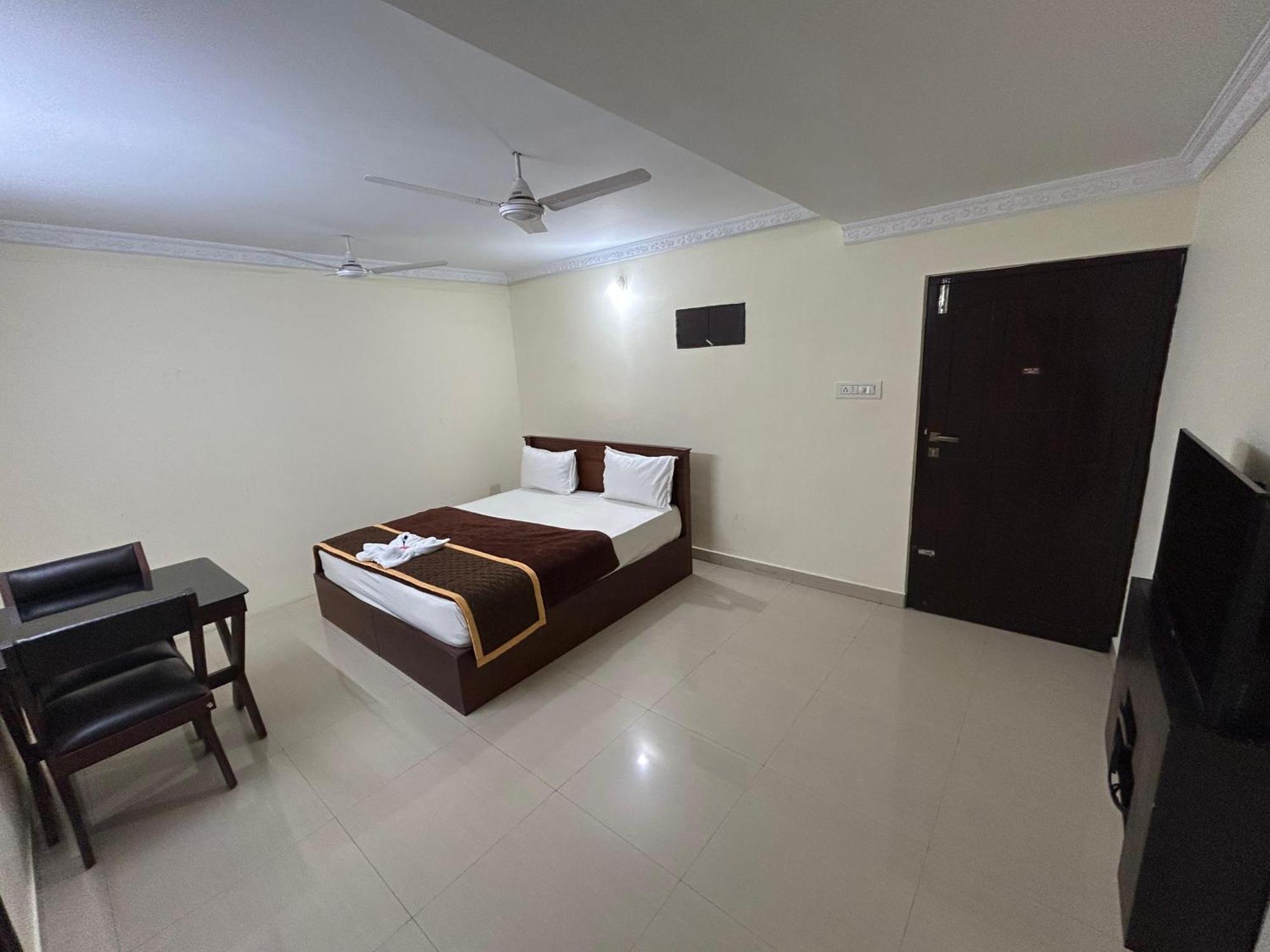 K V Suites Kochi Ngoại thất bức ảnh